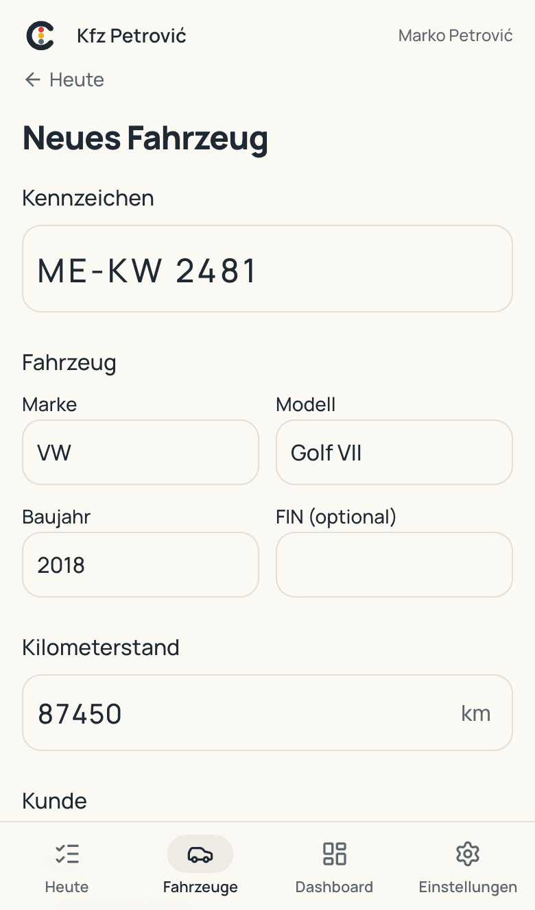 Fahrzeugannahme mit Kennzeichen, Kilometerstand und Kunde